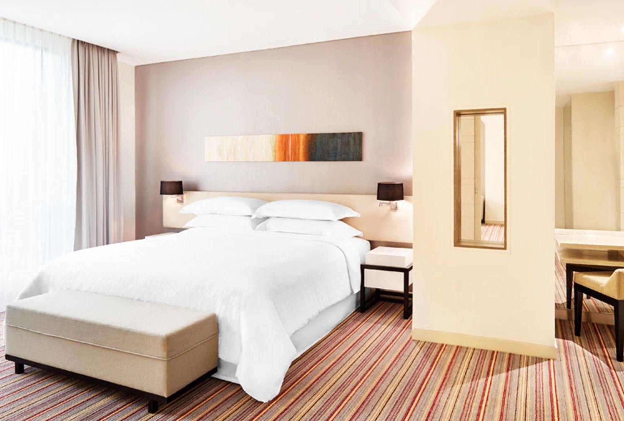 Four Points By Sheraton Puchong Exteriör bild