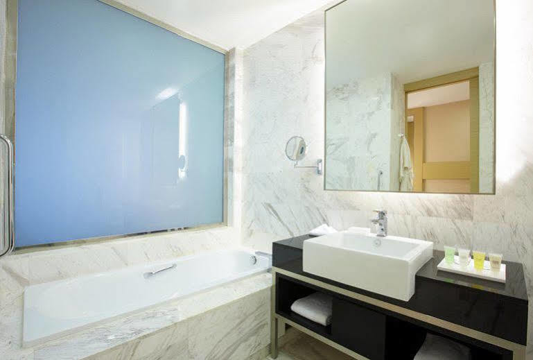 Four Points By Sheraton Puchong Exteriör bild